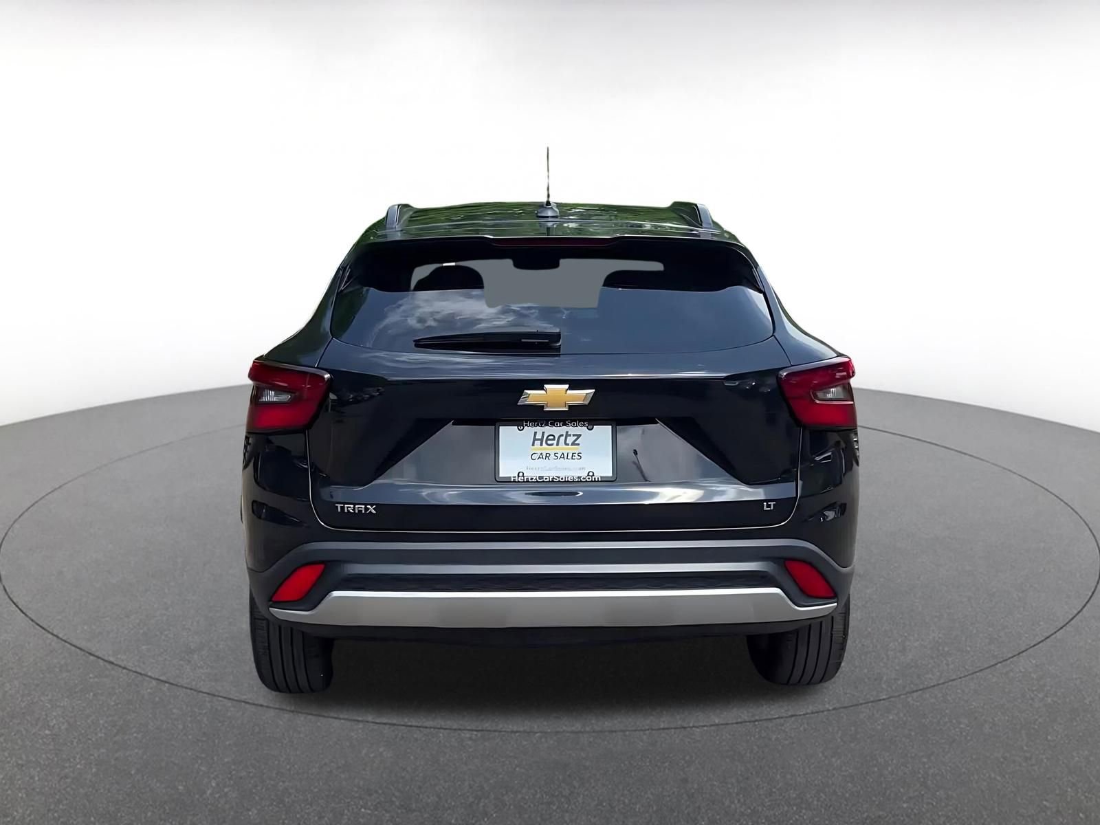 Used 2025 Chevrolet Trax LT FWD image 12