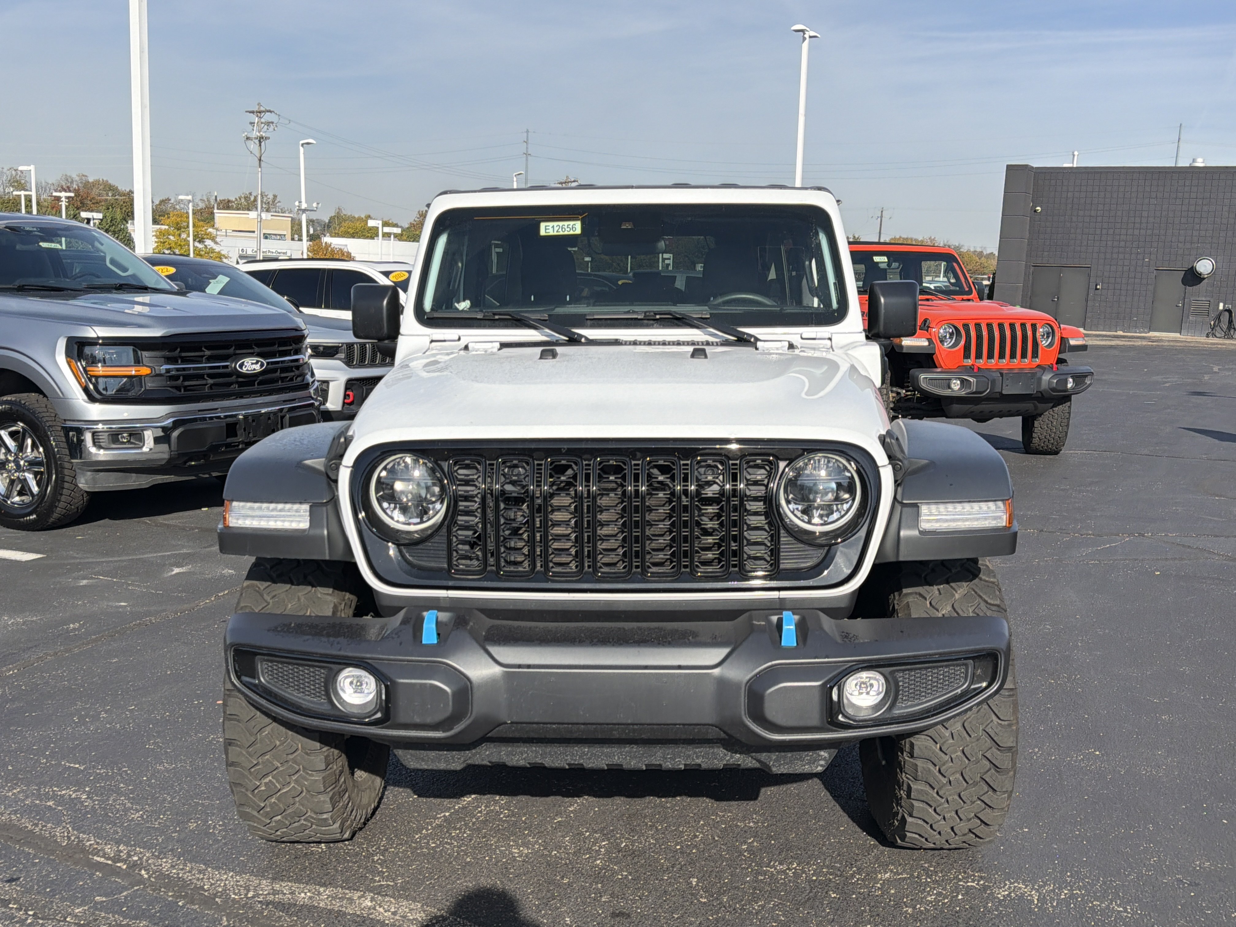 Used 2024 Jeep Wrangler Unlimited AWD/4WD image 3