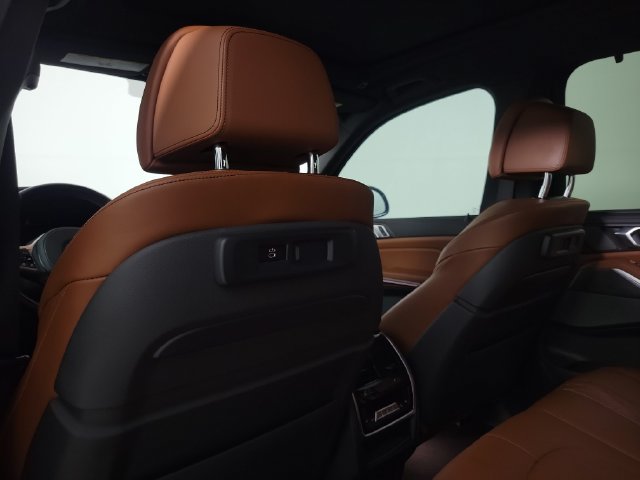 Used 2021 BMW X5 xDrive40i w/ M Sport Package AWD/4WD image 16