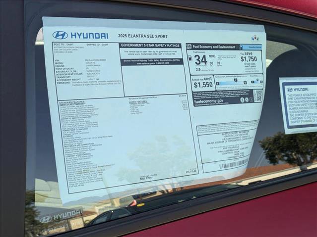 Used 2025 Hyundai Elantra Sport image 18