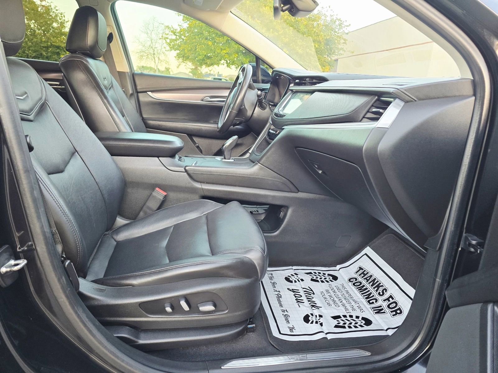 Used 2017 Cadillac XT5 Luxury w/ Driver Awareness Package image 22