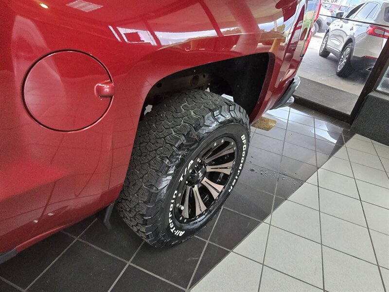 Used 2018 Chevrolet Silverado 1500 LT w/ All Star Edition AWD/4WD image 35