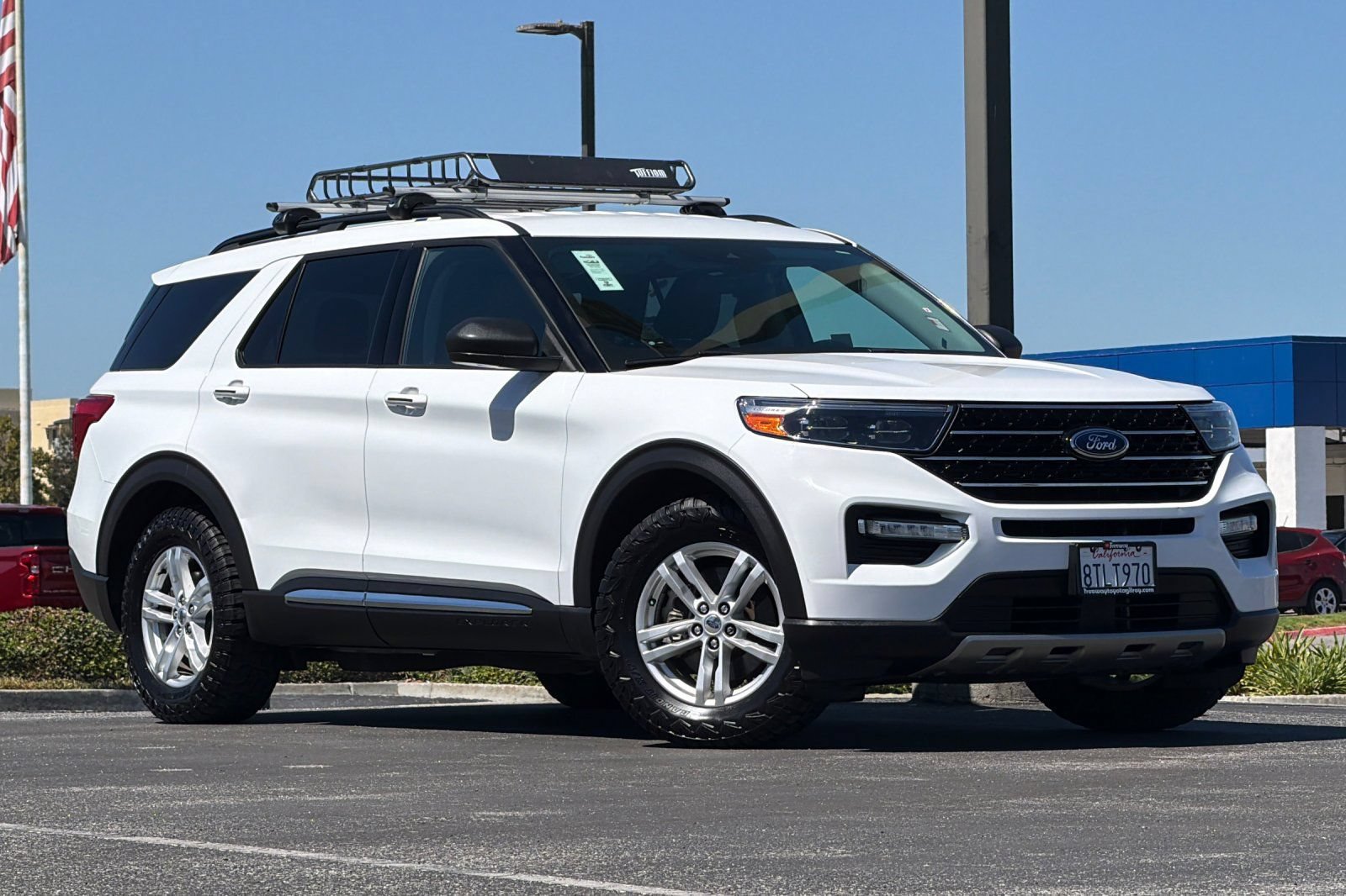 Used 2020 Ford Explorer XLT w/ Equipment Group 202A RWD image 2