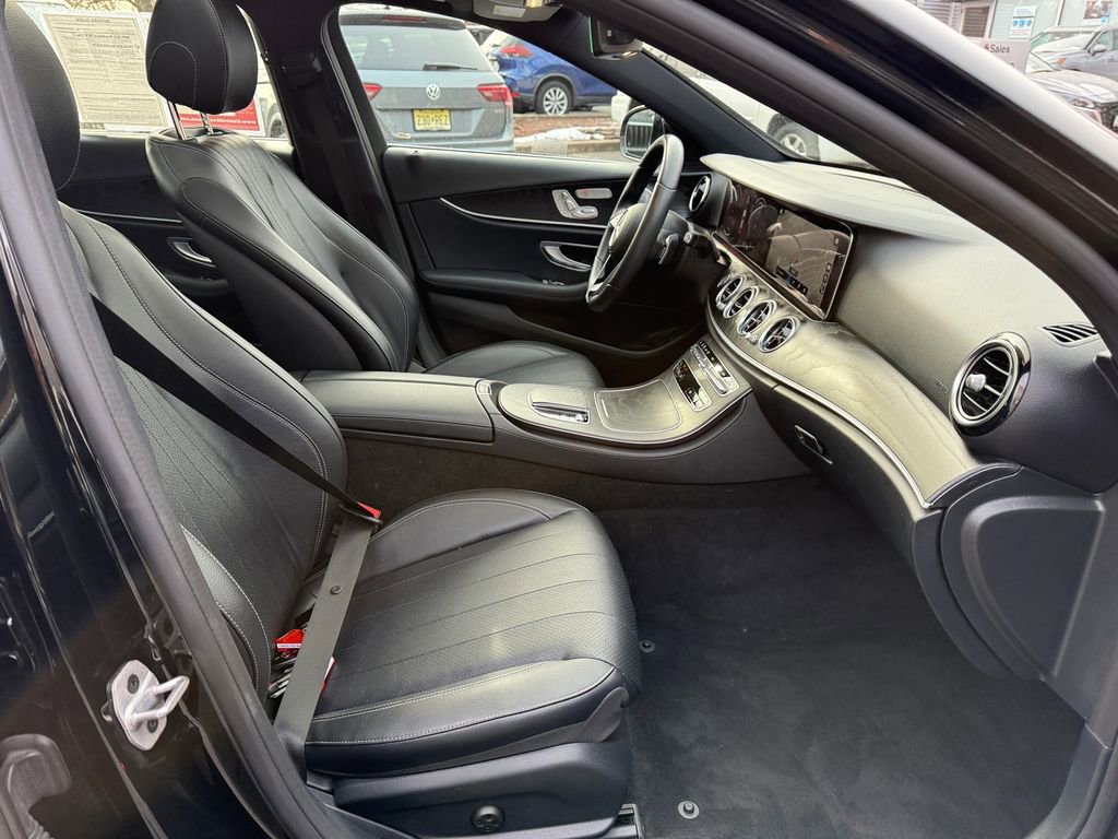 Used 2023 Mercedes-Benz E 350 Sedan w/ Premium Package image 29