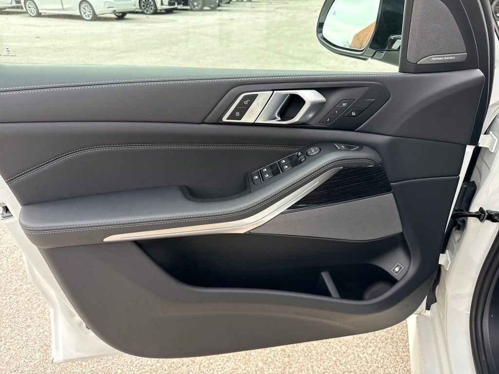 New 2026 BMW X5 xDrive50e w/ M Sport Package image 12