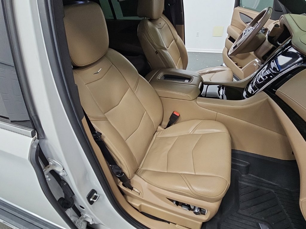 Used 2019 Cadillac Escalade ESV Platinum RWD image 47