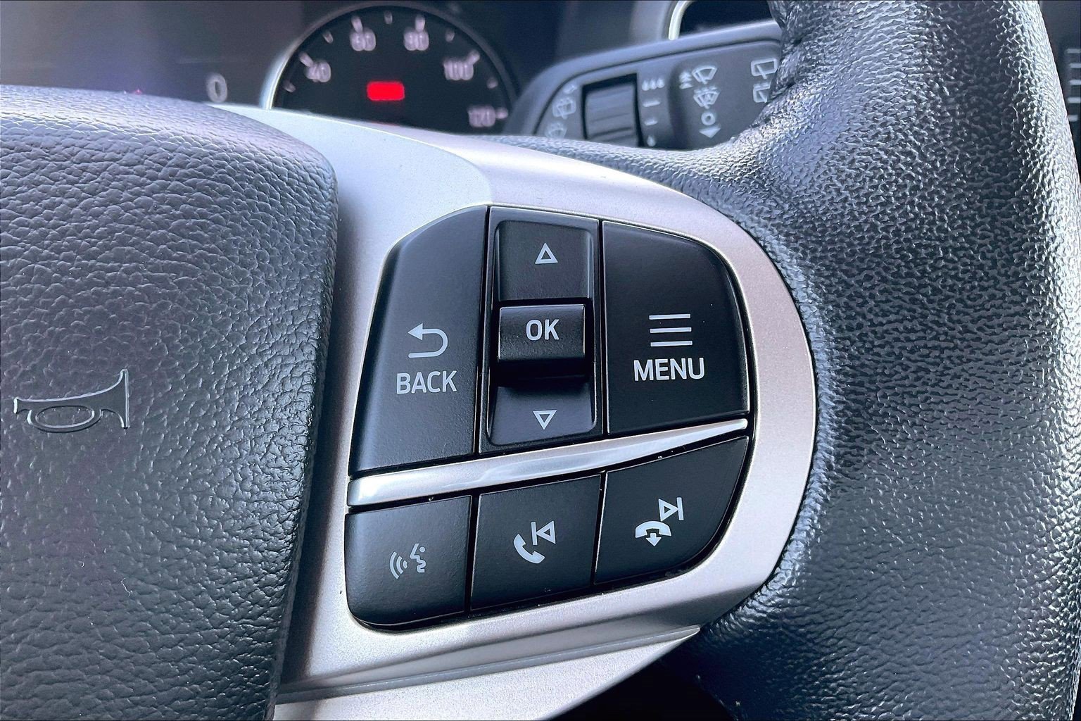 Used 2023 Ford Explorer Limited image 21