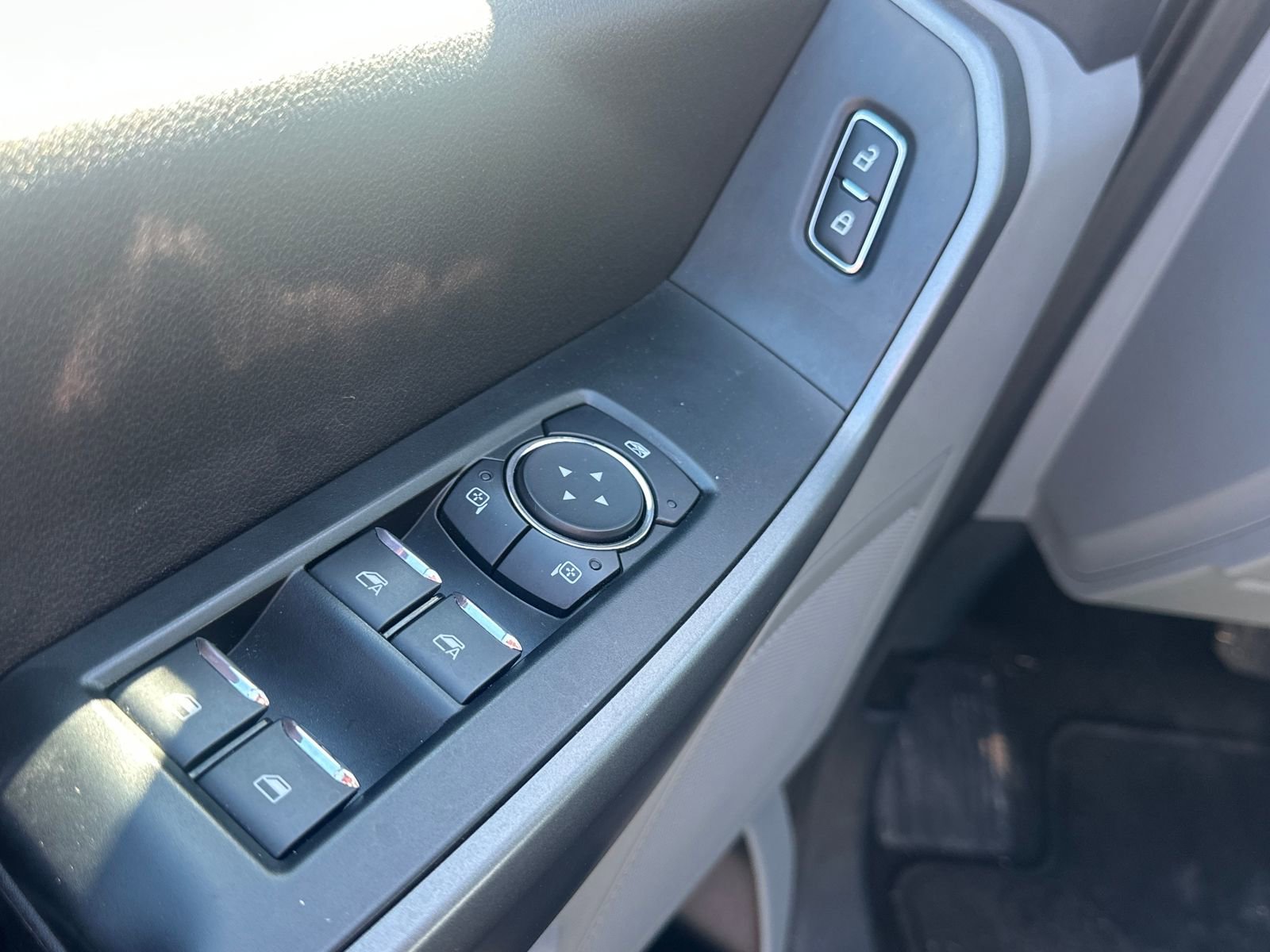 Used 2025 Ford F350 XLT image 12