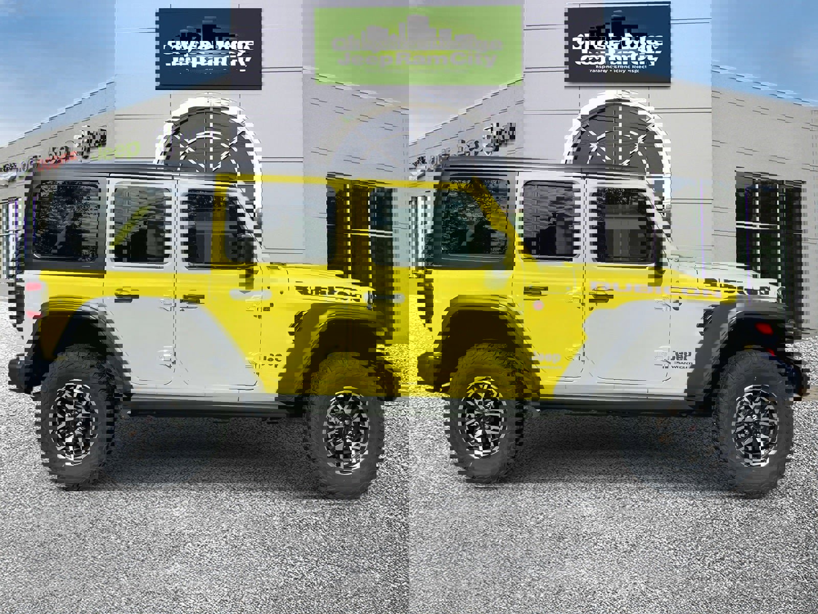 Used 2024 Jeep Wrangler Unlimited Rubicon image 5