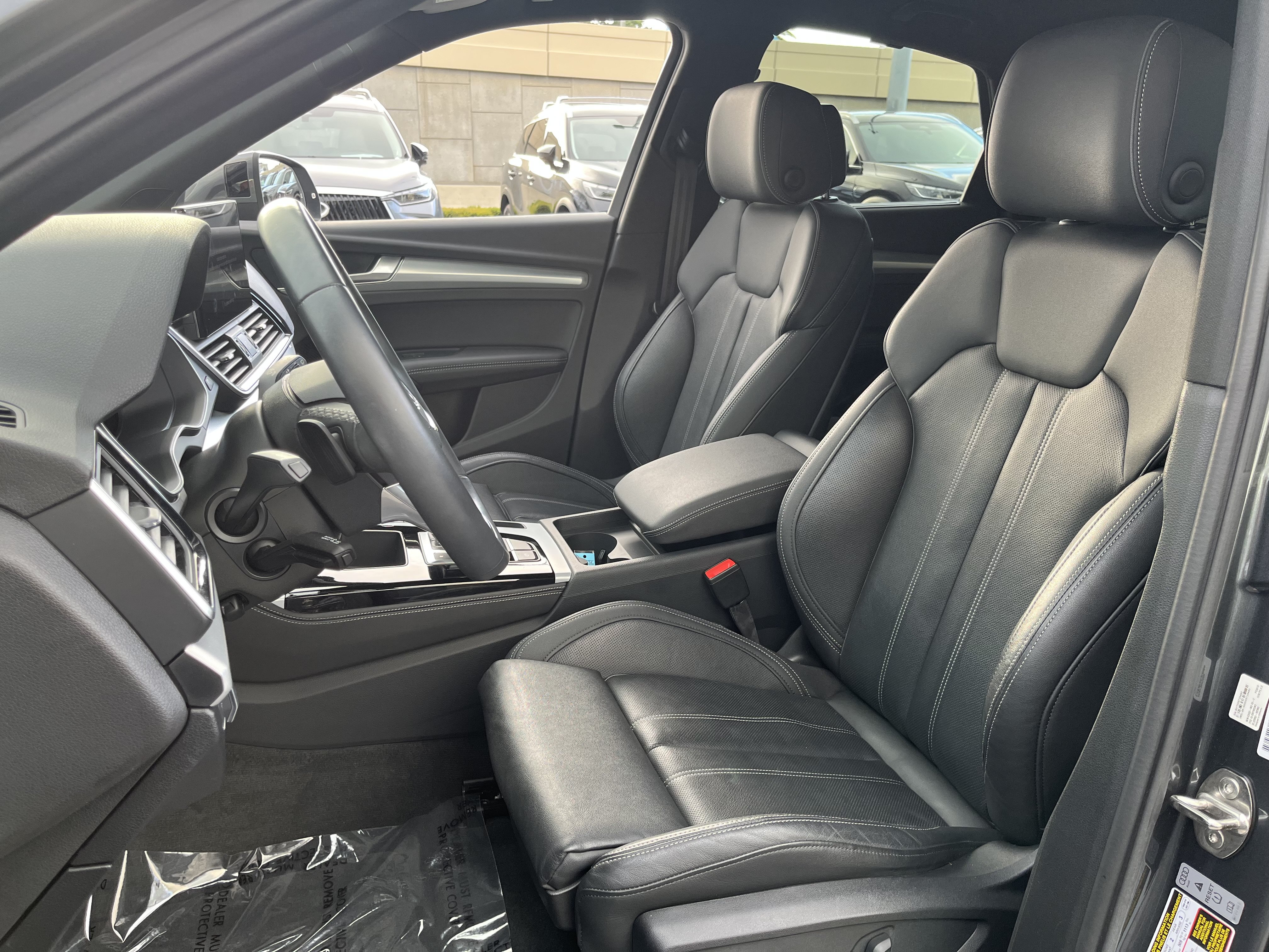 Used 2023 Audi Q5 2.0T Premium Plus w/ Premium Plus Package AWD/4WD image 2
