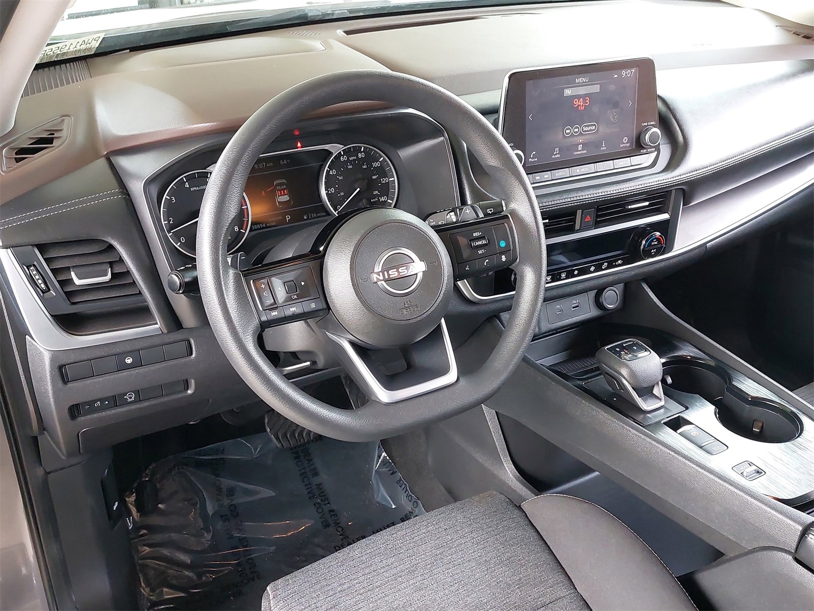 Used 2023 Nissan Rogue SV image 15