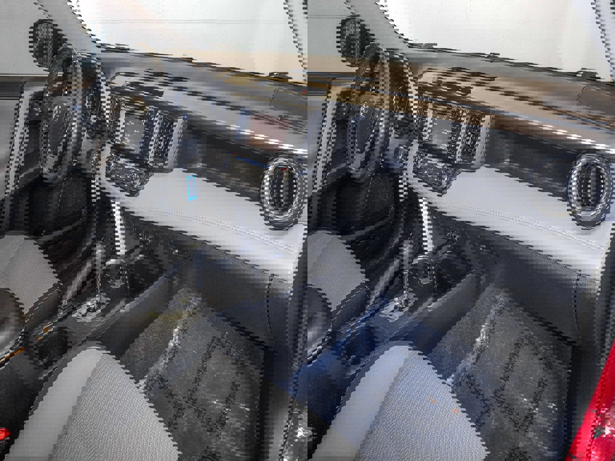 Used 2016 Toyota RAV4 XLE image 39