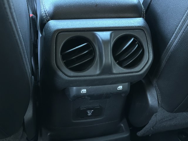 Used 2022 Jeep Wrangler Unlimited Sahara AWD/4WD image 18