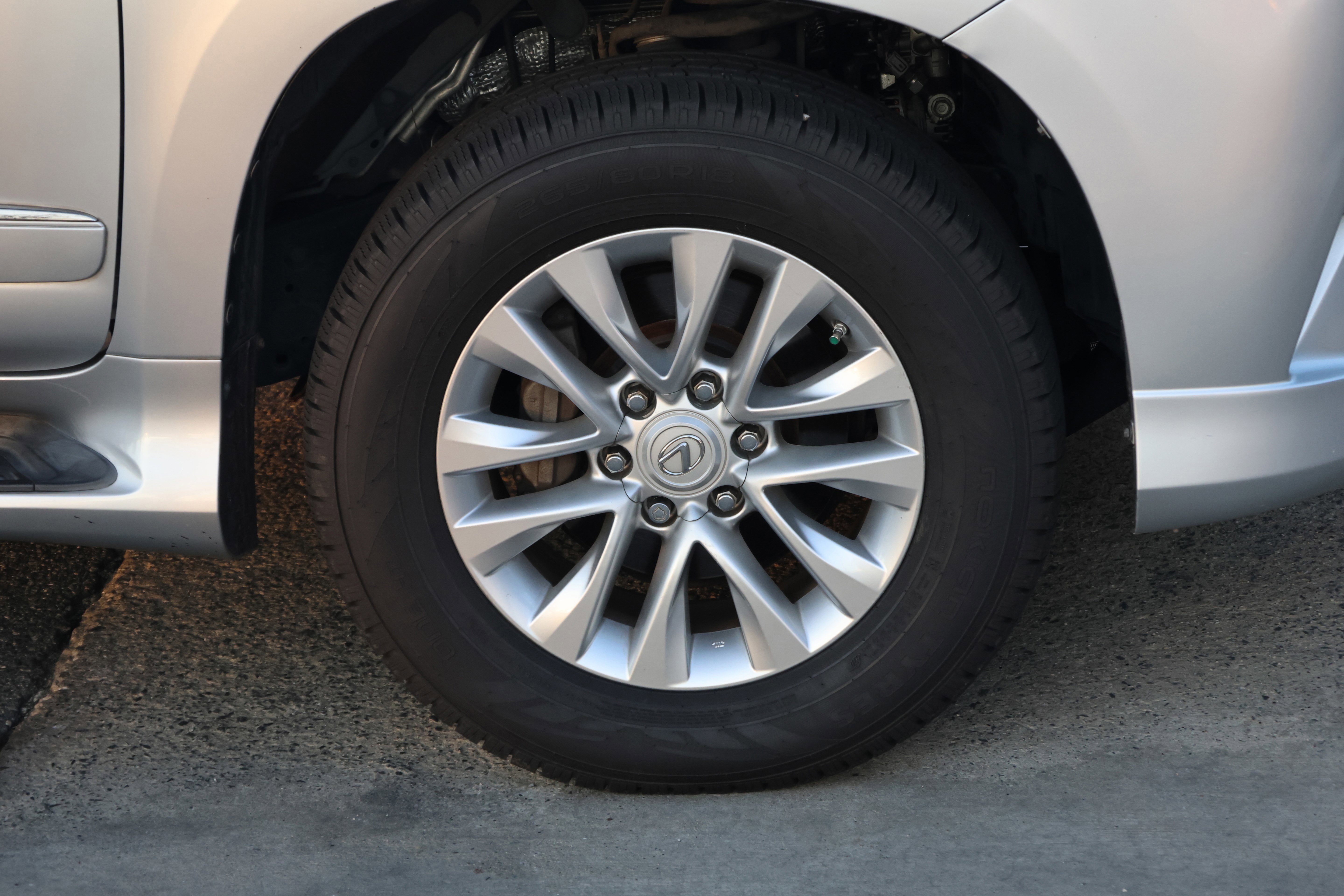 Used 2015 Lexus GX 460 w/ Premium Package image 11