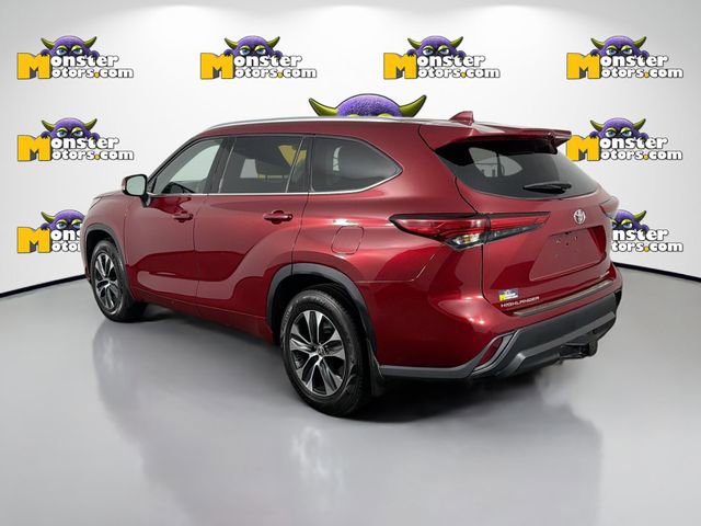 Used 2020 Toyota Highlander XLE AWD/4WD image 7