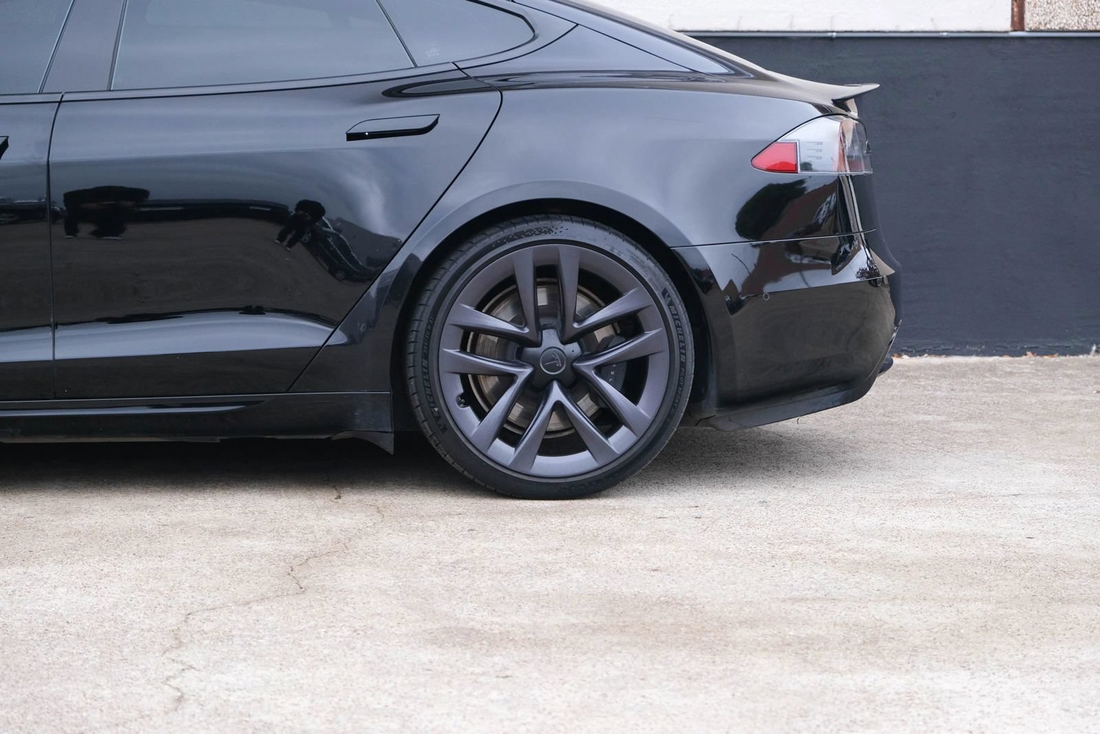 Used 2021 Tesla Model S Plaid AWD/4WD image 9
