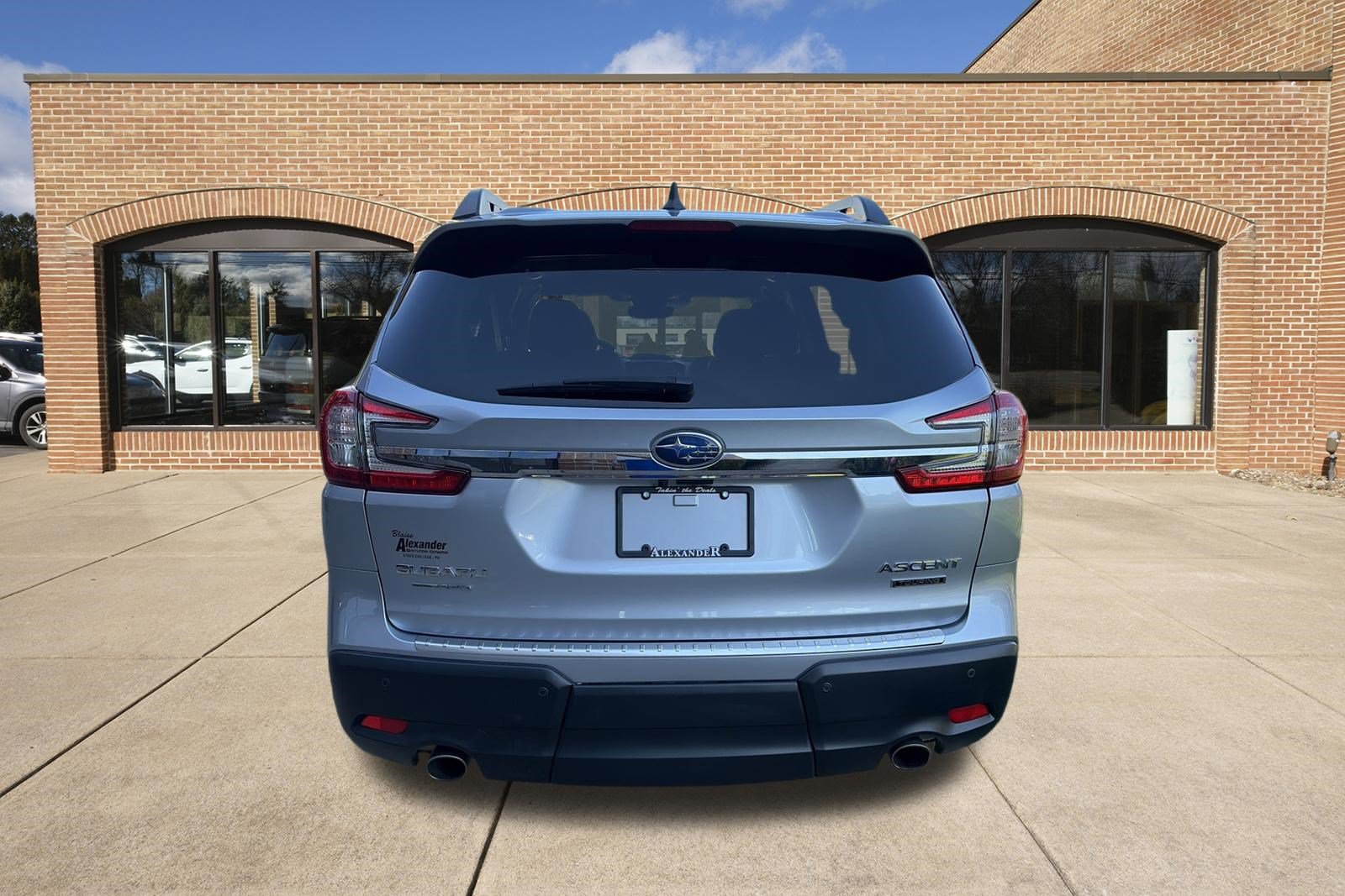 Used 2024 Subaru Ascent Touring AWD/4WD image 4