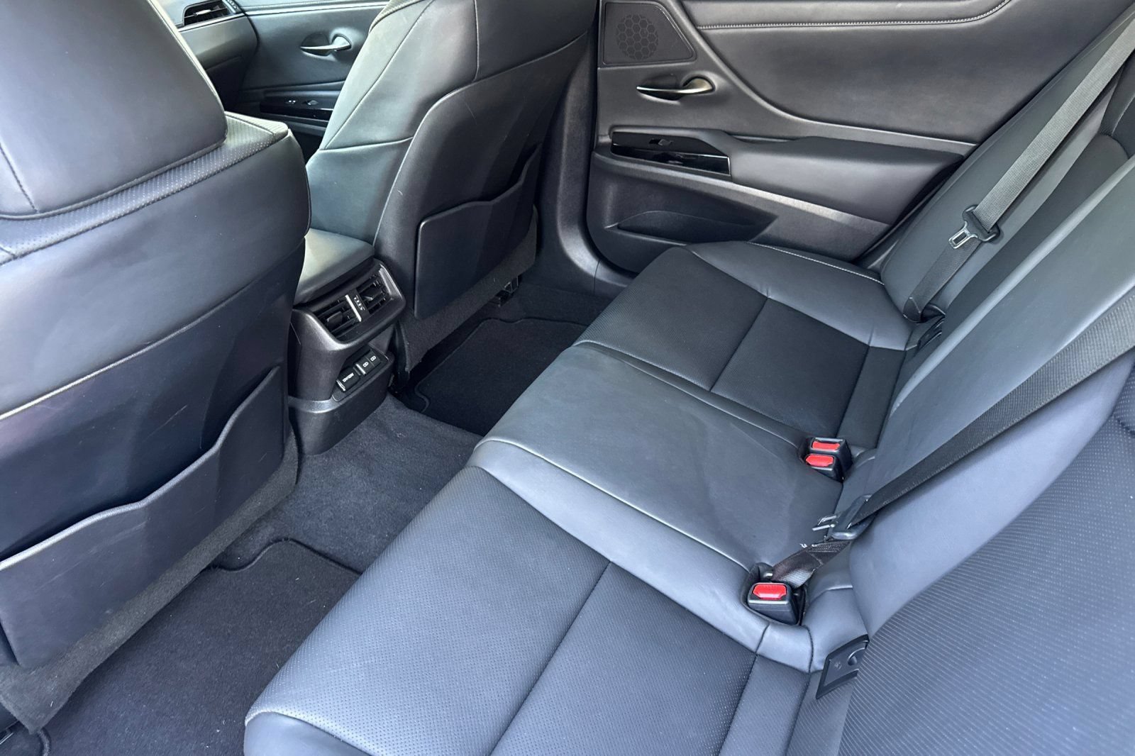 Certified 2024 Lexus ES 350 w/ Premium Package FWD image 14