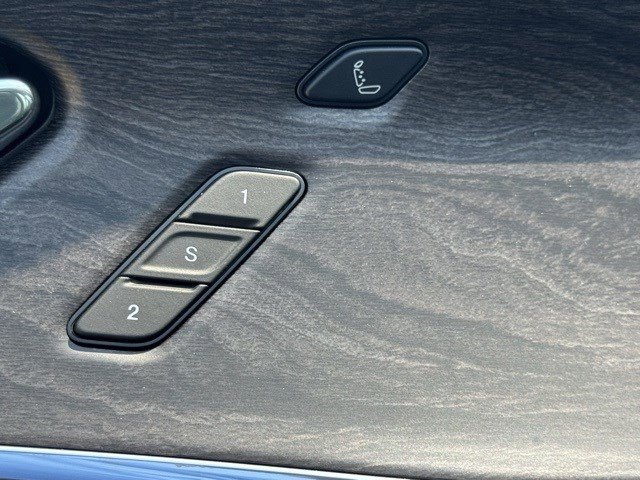 New 2025 Jeep Grand Cherokee Overland w/ Luxury Tech Group IV image 10