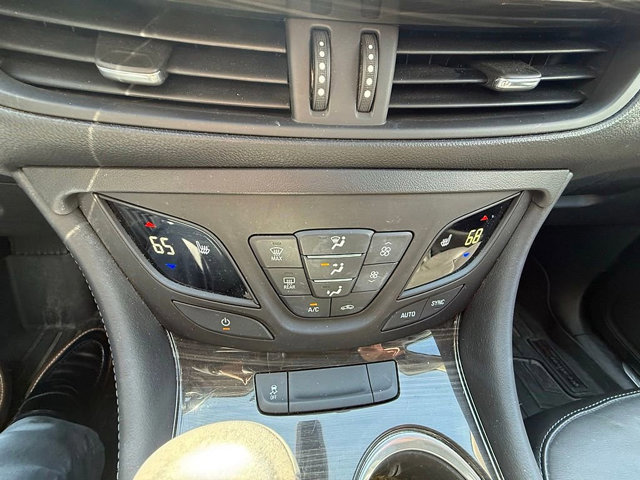 Used 2019 Buick Envision Essence AWD/4WD image 27