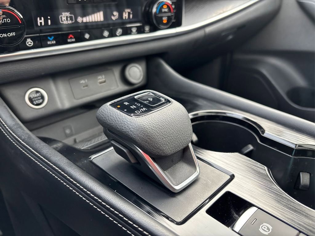 Used 2021 Nissan Rogue Platinum image 34