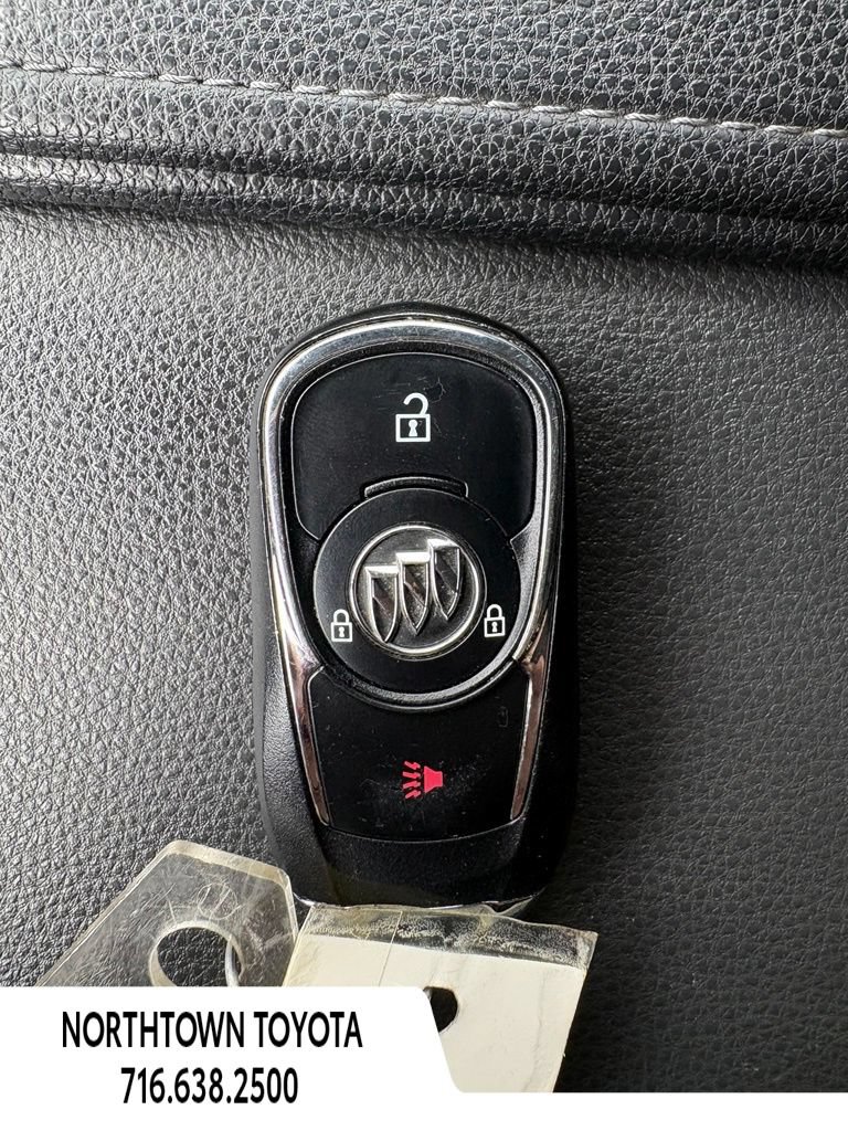 Used 2018 Buick Regal Preferred w/ Driver Confidence Package #1 FWD image 29