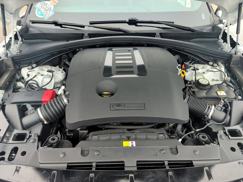 Used 2023 Land Rover Range Rover Velar R-Dynamic S image 28