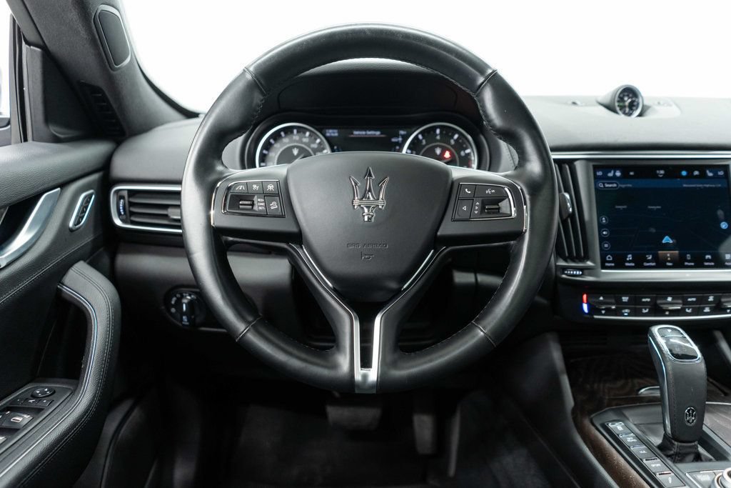 Used 2022 Maserati Levante GT AWD/4WD image 15