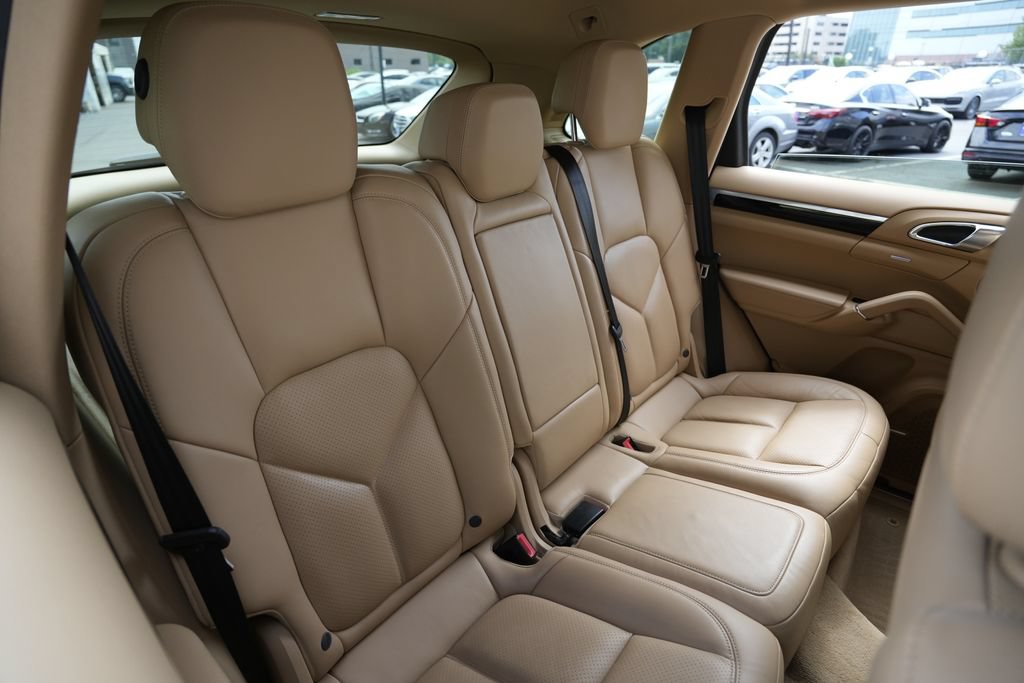 Used 2016 Porsche Cayenne AWD/4WD image 31
