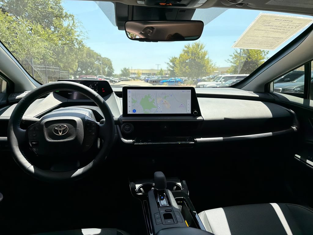 Used 2025 Toyota Prius FWD image 30