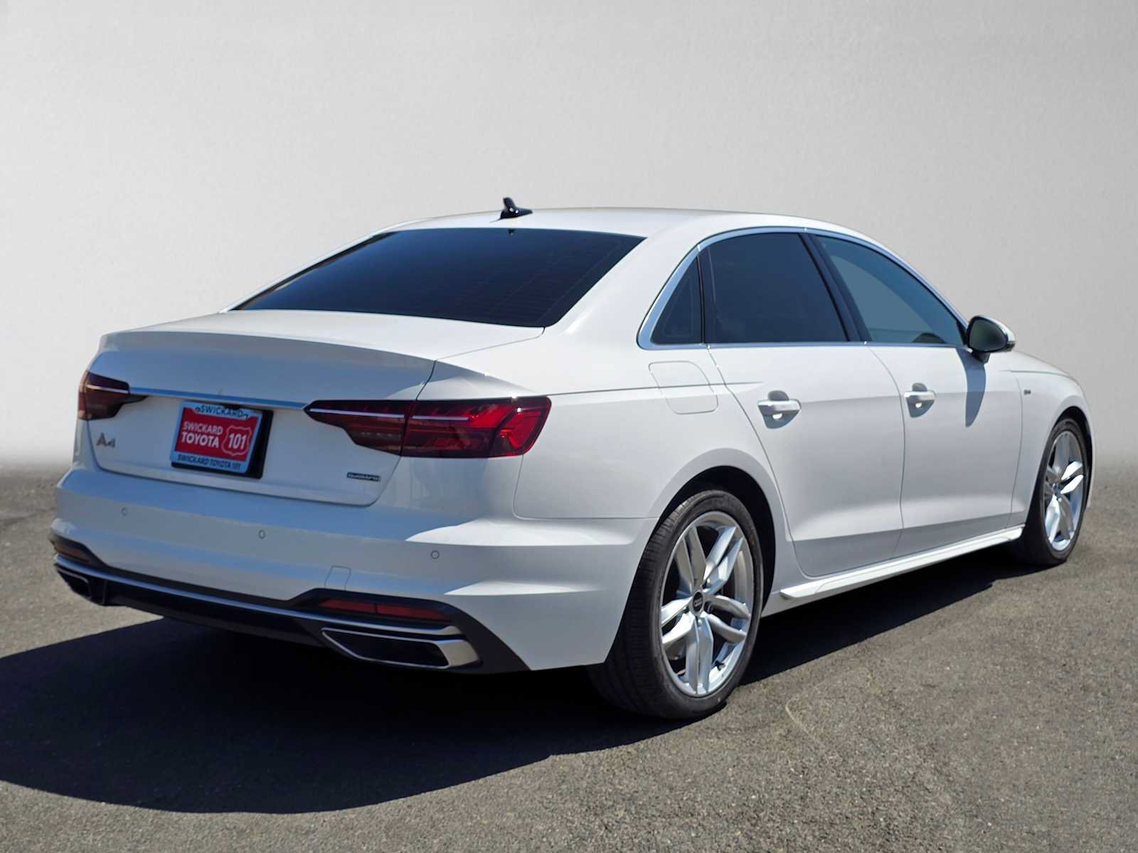 Used 2022 Audi A4 2.0T Premium Plus AWD/4WD image 3