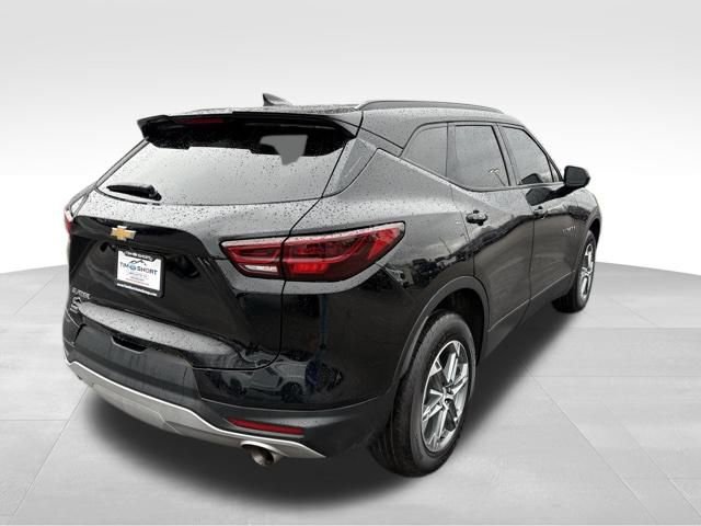 Used 2024 Chevrolet Blazer LT w/ Convenience Package image 2
