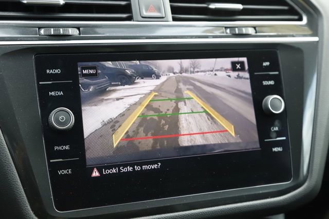 Used 2018 Volkswagen Tiguan SE w/ Panoramic Sunroof Package image 27