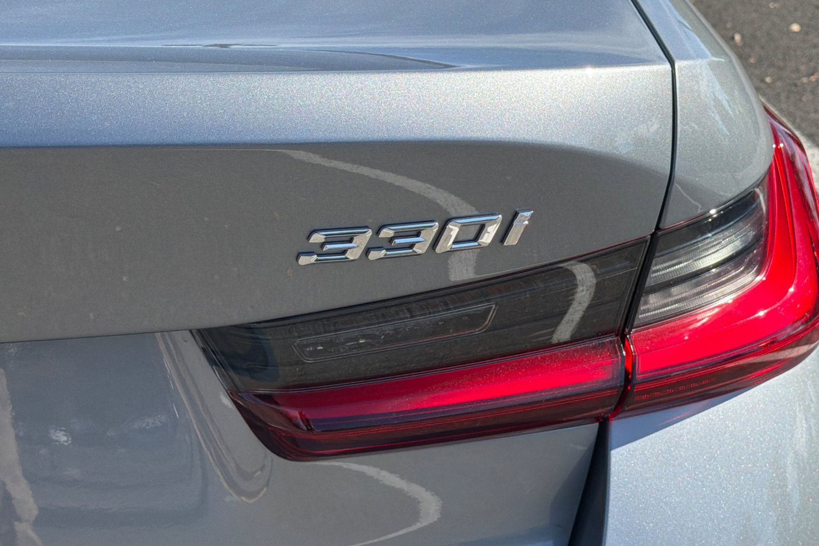 Used 2025 BMW 330i Sedan w/ Premium Package image 39