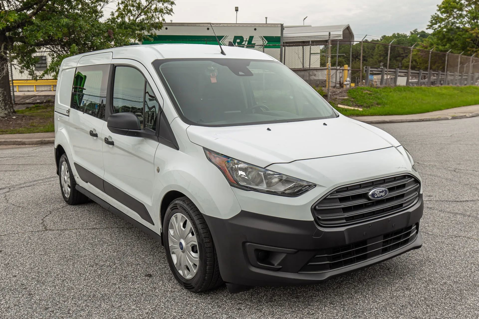 Used 2023 Ford Transit Connect XL image 3