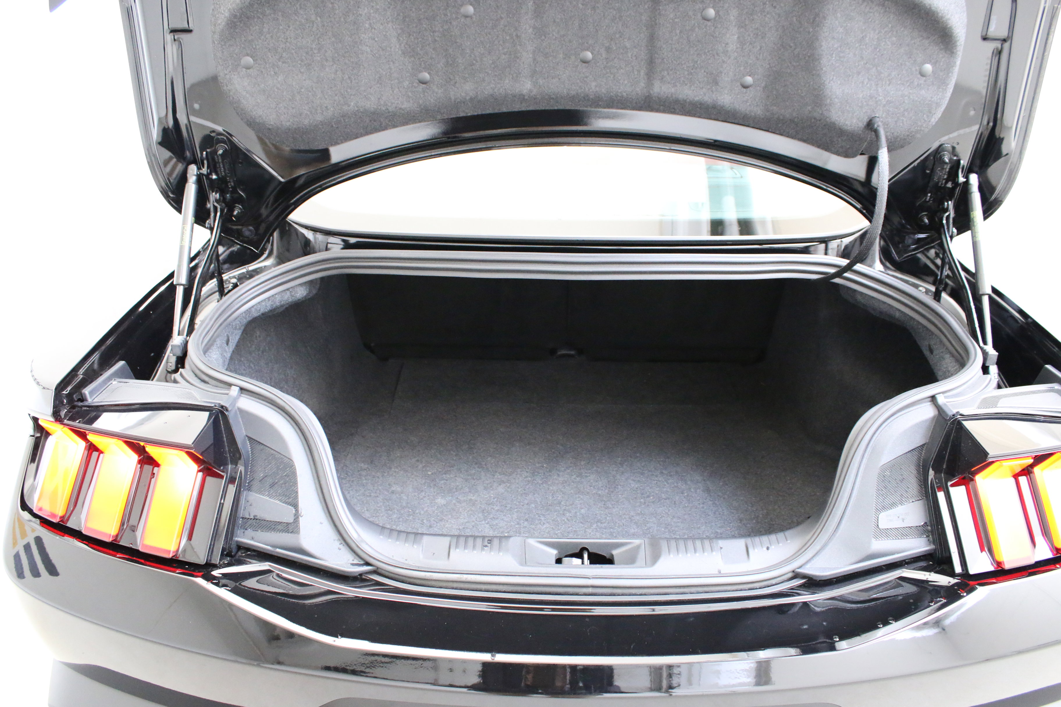 Used 2025 Ford Mustang GT Premium RWD image 26