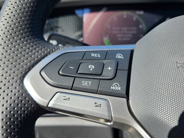 New 2026 Volkswagen Tiguan SE R-Line FWD image 24