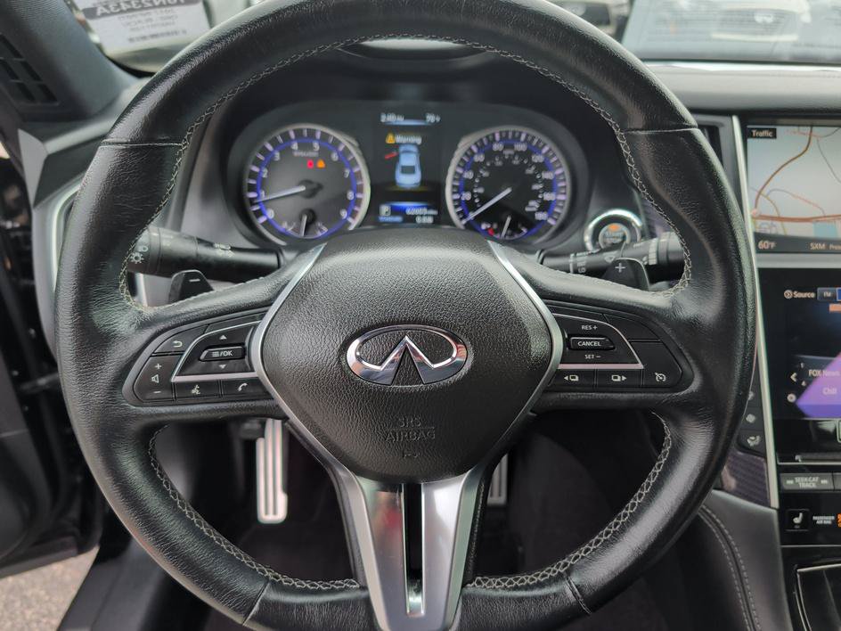 Used 2017 INFINITI Q60 Red Sport 400 AWD/4WD image 18