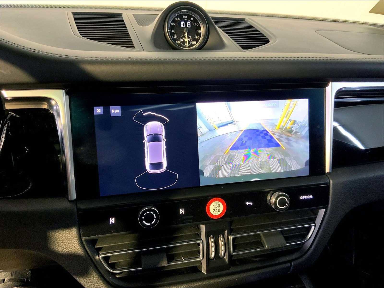 Certified 2023 Porsche Macan Turbo image 31