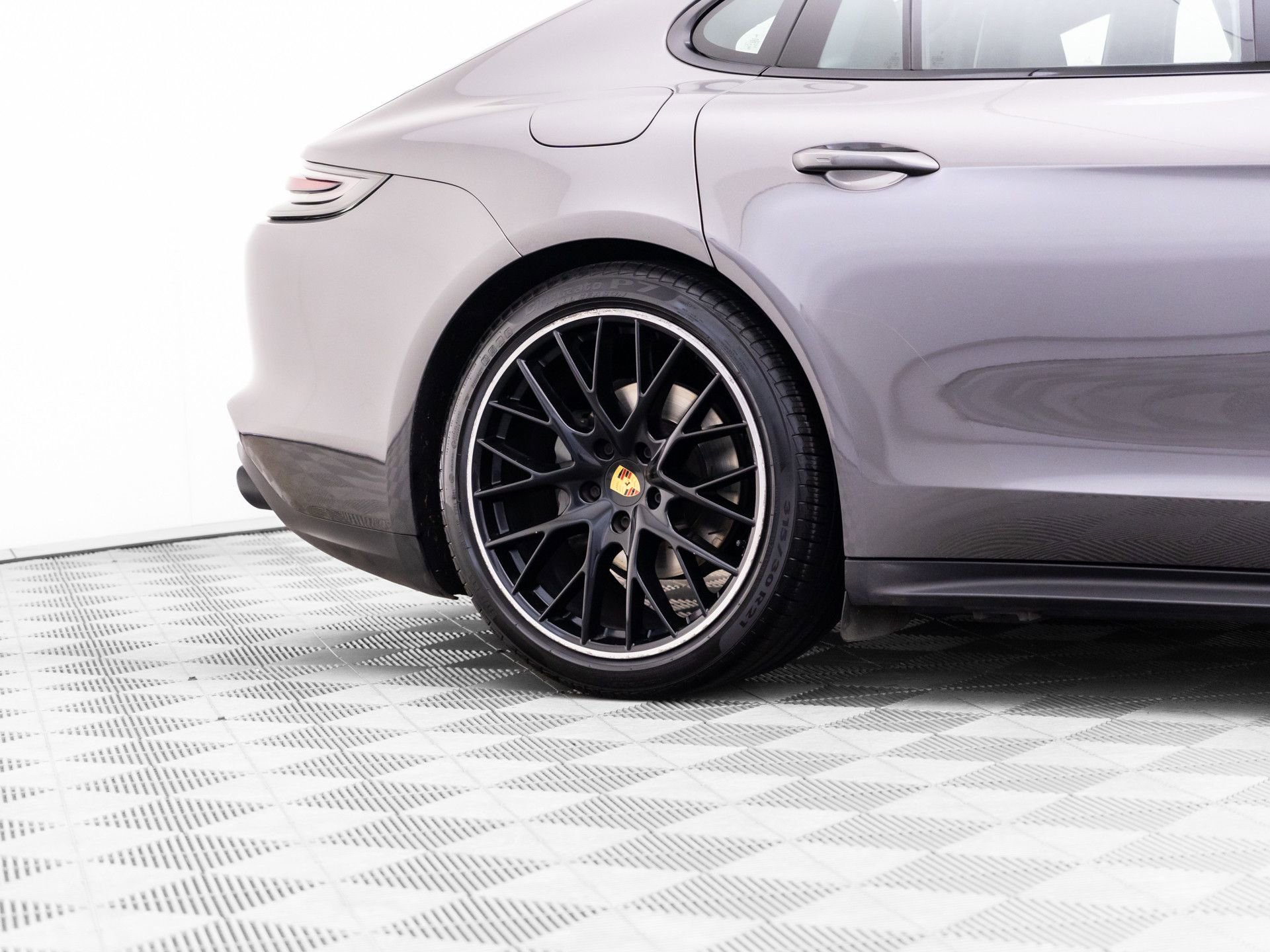 Used 2018 Porsche Panamera 4S AWD/4WD image 37