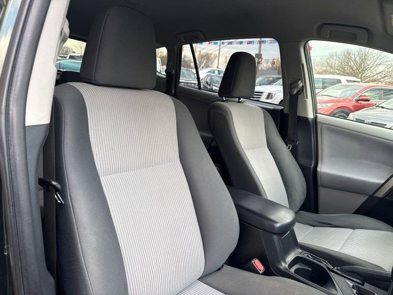 Used 2013 Toyota RAV4 LE image 15