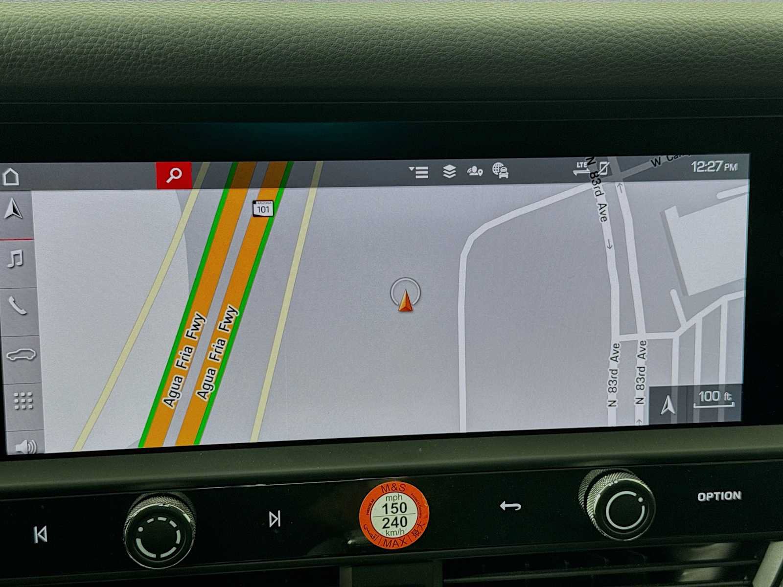 Certified 2025 Porsche Macan AWD/4WD image 18