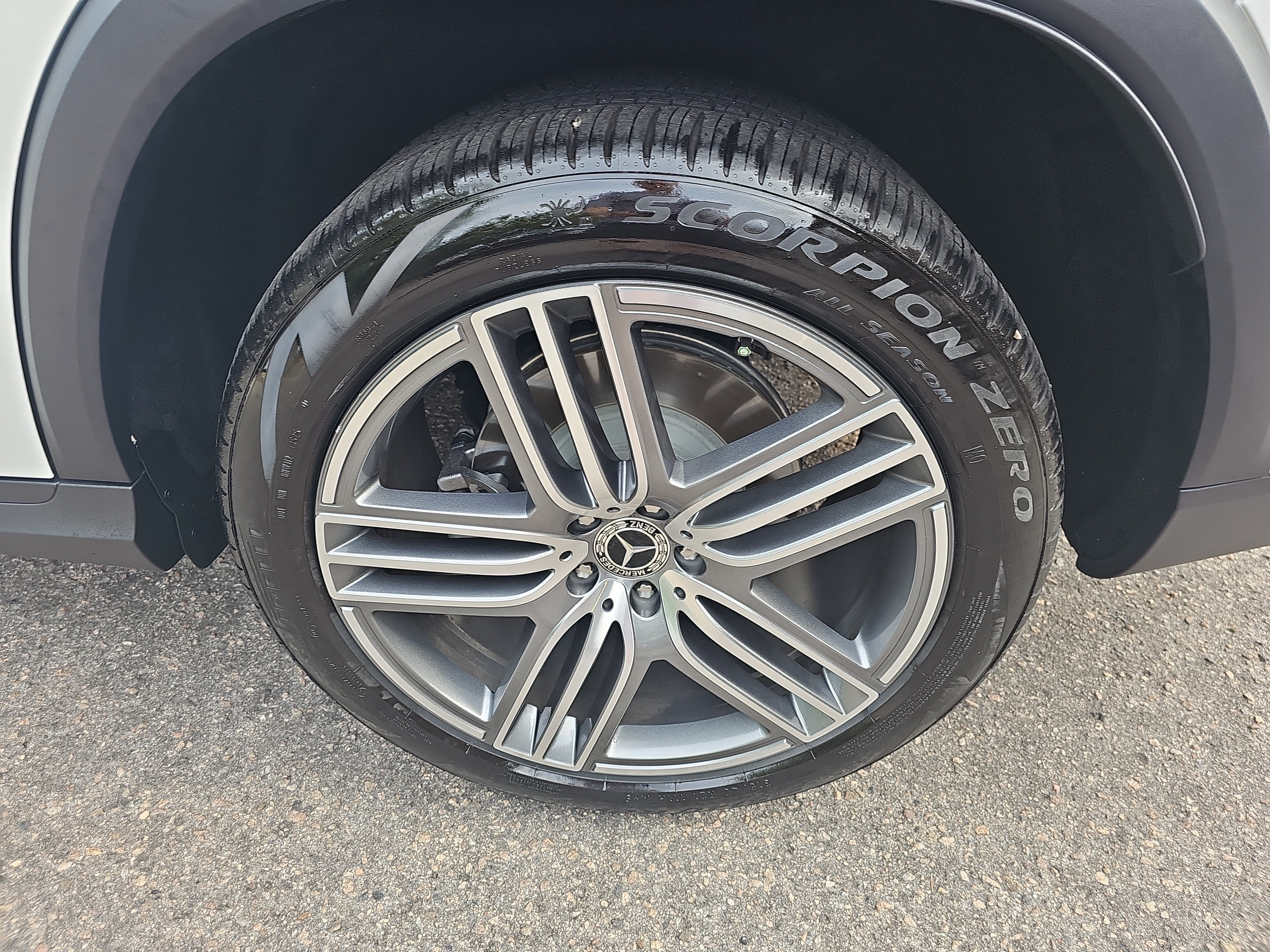 Certified 2026 Mercedes-Benz GLS 450 4MATIC image 37