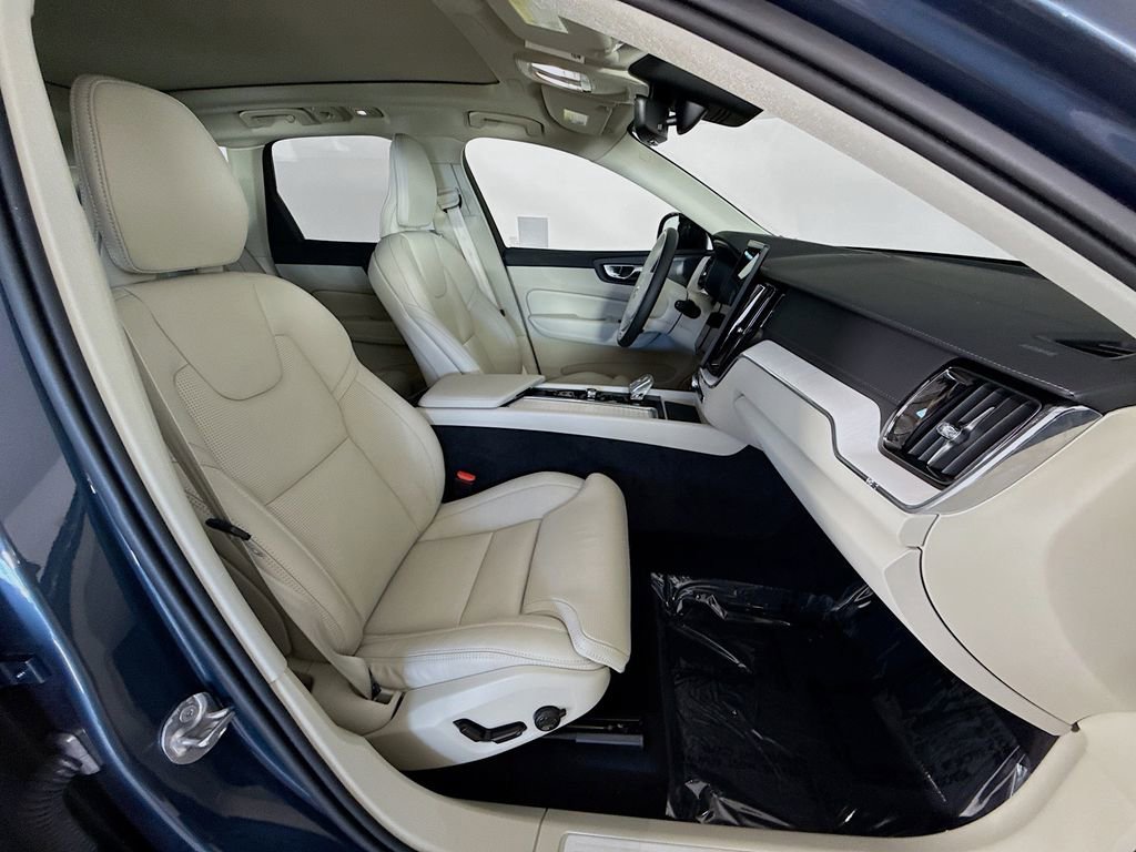 Certified 2026 Volvo XC60 B5 Ultra w/ Protection Package Premier image 30