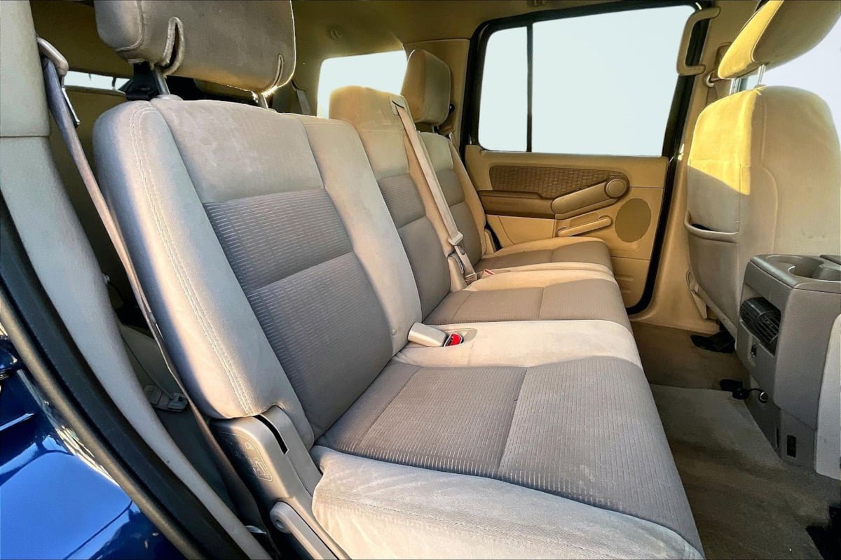 Used 2006 Ford Explorer XLT RWD image 26