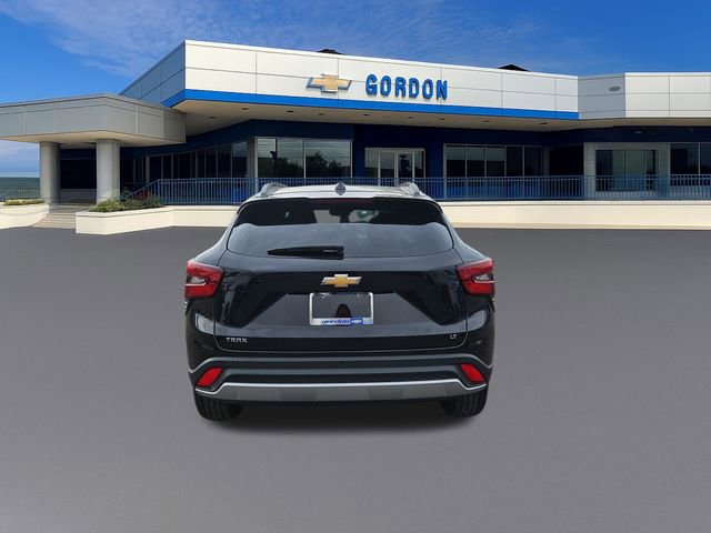 Used 2025 Chevrolet Trax LT w/ Driver Confidence Package image 4