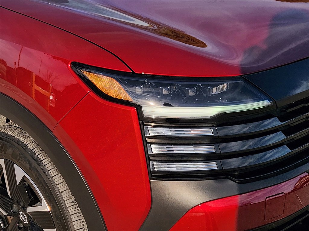 Used 2025 Nissan Kicks SV image 9