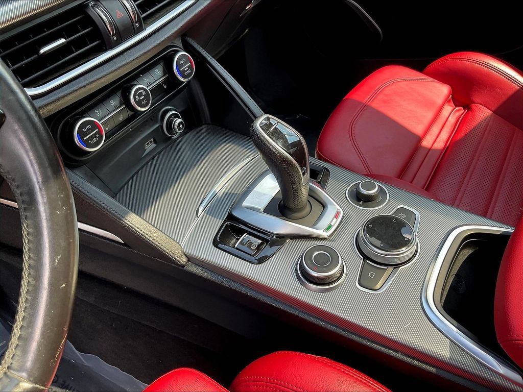 Used 2022 Alfa Romeo Stelvio Veloce AWD/4WD image 17