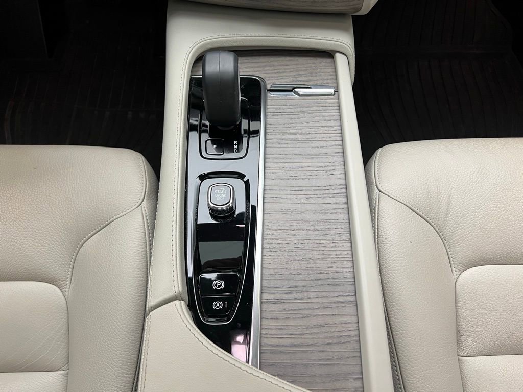 Used 2023 Volvo XC90 B6 Plus w/ Protection Package image 11