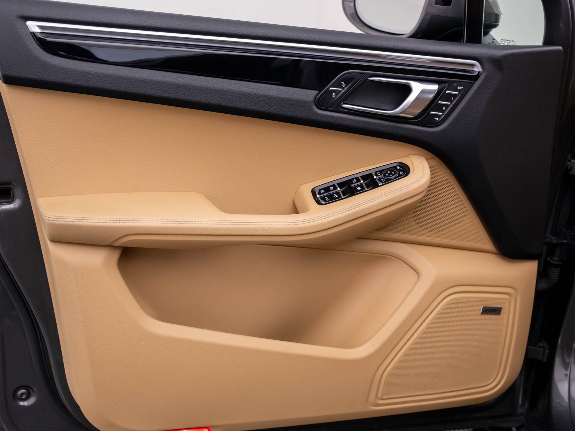 Used 2018 Porsche Macan image 13